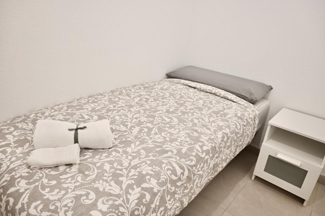 For You Rentals Centrico Apartamento Temporal En La Calle Infanta Inf1A มาดริด ภายนอก รูปภาพ